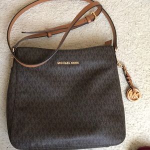 Michael Kors Jet Set Travel Large Messenger